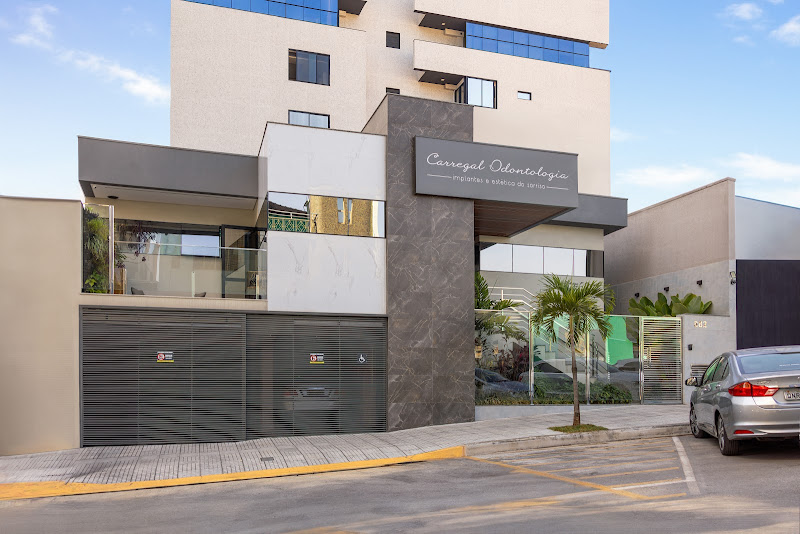 Foto 3 de Carregal Odontologia - Implantes e Estética do Sorriso