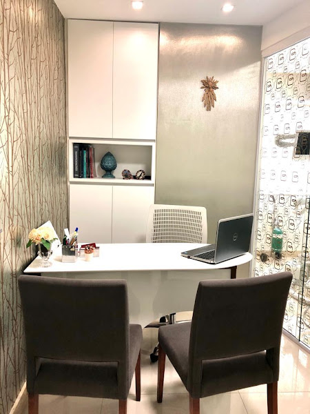 Foto 2 de Cássia Bezerra Odontologia - Periodontia|Endodontia|Ortodontia|Harmonização Orofacial|Implante Dentário em Feira de Santana