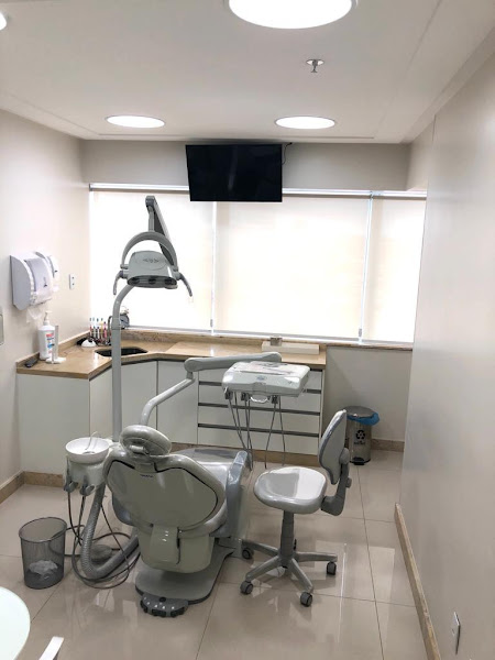 Foto 3 de Cássia Bezerra Odontologia - Periodontia|Endodontia|Ortodontia|Harmonização Orofacial|Implante Dentário em Feira de Santana