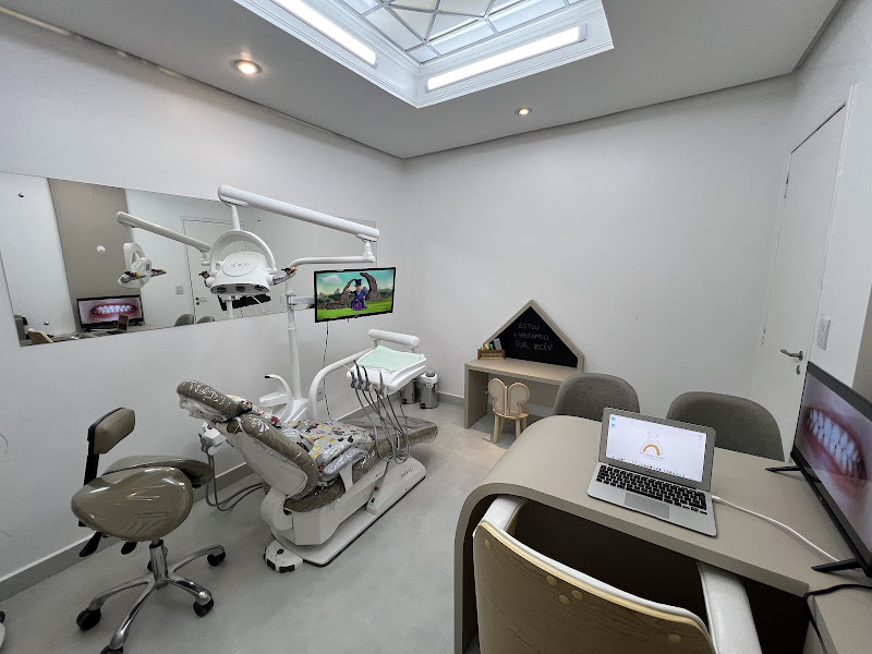 Foto 3 de Cássia Mendes - Odontopediatra