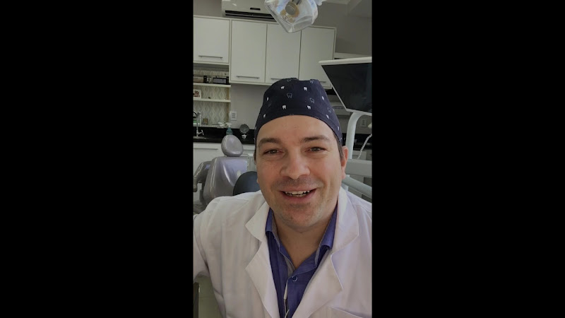 Foto 3 de Cavalheiro e Mozzaquatro Odontologia - Implantes e Ortodontia
