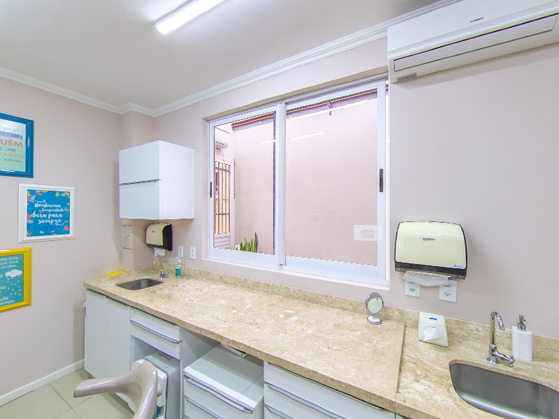 Foto 5 de Cavalheiro e Mozzaquatro Odontologia - Implantes e Ortodontia