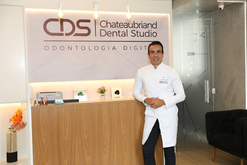 Foto 2 de CDS Odontologia Digital - Lente de contato dental em Tatuapé - Lente de porcelana em Tatuapé - Protocolo Fixo