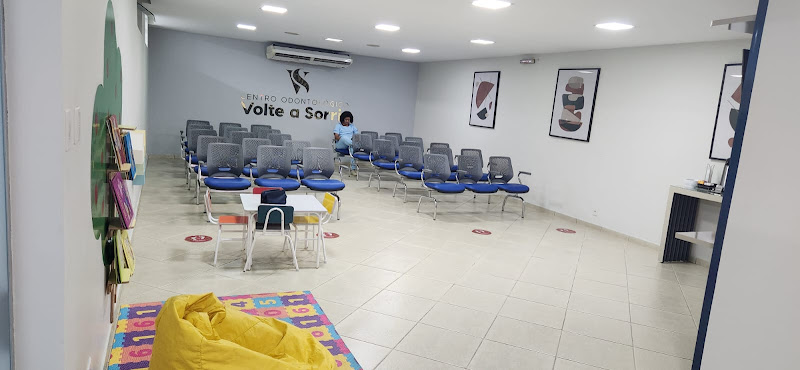 Foto 3 de Centro Odontológico Volte a Sorria | Implantes dentários e Clínica Geral em Ipatinga