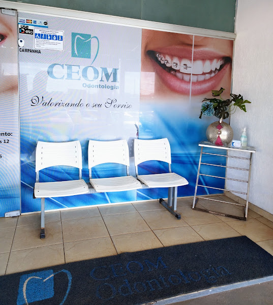 Foto 2 de CEOM Odontologia