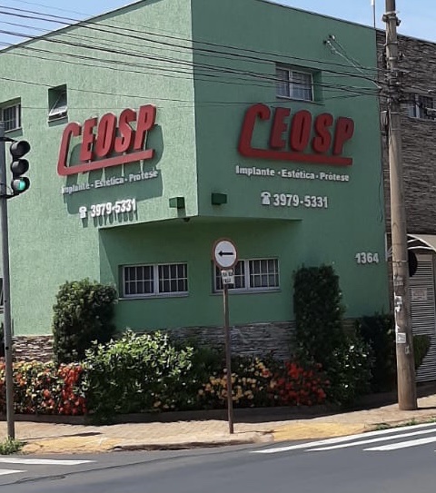 Foto 2 de Ceosp Centro de Estética Oral de São Paulo - IMPLANTES