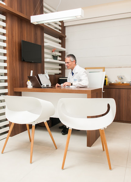 Foto 2 de Cia Oral Clinica odontológica - Clareamento dental - Implantes Dentários - Próteses Dentárias - Lentes de Contato - Invisalign - Lentes de contato Dentista natal RN