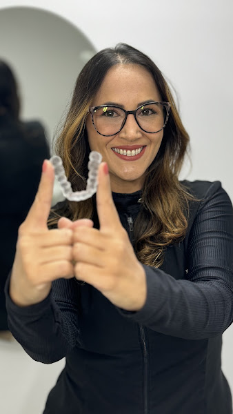 Foto 2 de Cibele Farias | Invisalign São Leopoldo | Aparelho Ortodôntico