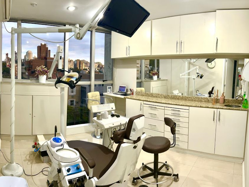 Foto 8 de Cir Dentista Dra. Alexandra Tombini (SALA 201)