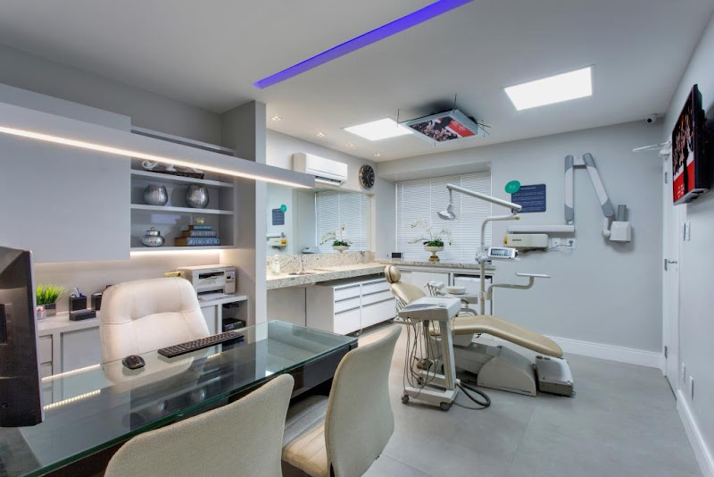 Foto 3 de Cirurgia Buco-Maxilo-Facial em Salvador | Implantes Dentários