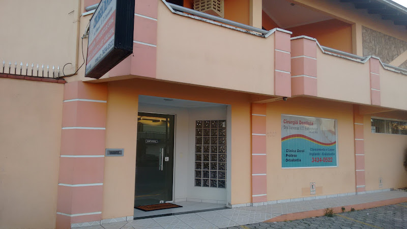 Foto 3 de Cirurgiã Dentista
