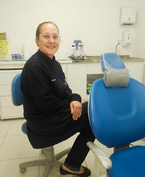 Foto 2 de Cirurgiã Dentista Analucia Cremonese Bullegon