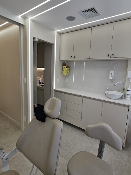 Foto 3 de Cirurgiã Dentista- Dra. Yasmine Abib