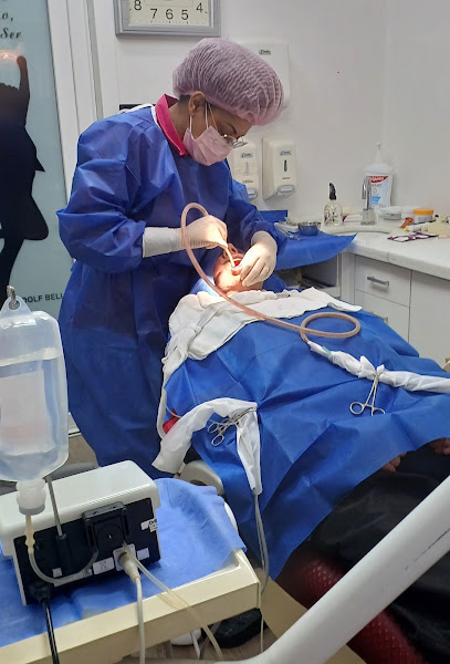 Foto 2 de Cirurgiã Dentista Dra Zuleica de Andrade (Especialista Implantes)