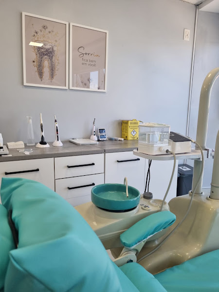 Foto 3 de Cirurgiã Dentista e Endodontia - Edeviane Stieven