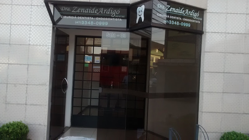 Foto 2 de Cirurgiã Dentista/Endodontista