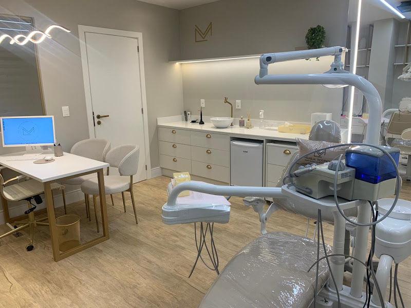 Foto 3 de Cirurgiã- Dentista Júlia Sebben Reis