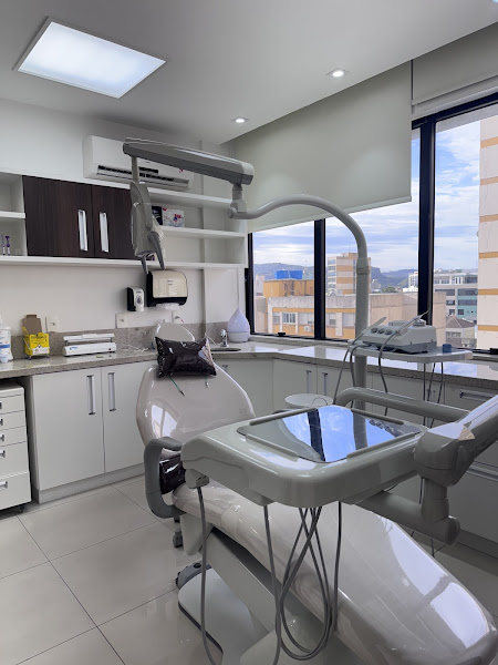 Foto 2 de Cirurgiã Dentista Roberta Mulinari