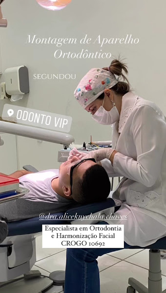 Foto 3 de Cirurgia dos sisos e implantes dentários com especialista.