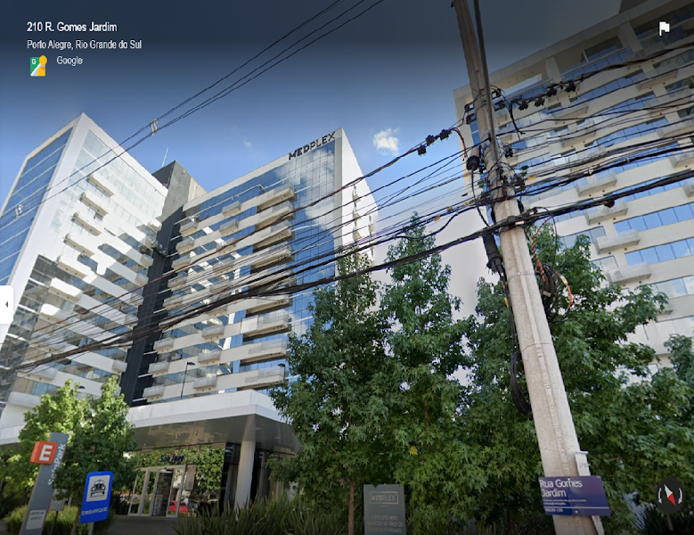 Foto 2 de Cirurgião bucomaxilofacial em Porto Alegre - Dr. Wagner Breit