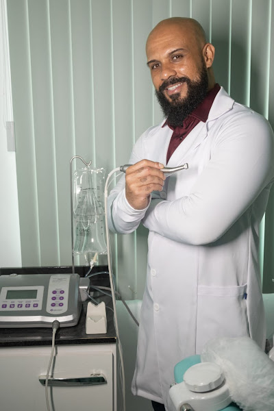 Foto 3 de Cirurgião Dentista André Luís Rosa Veríssimo