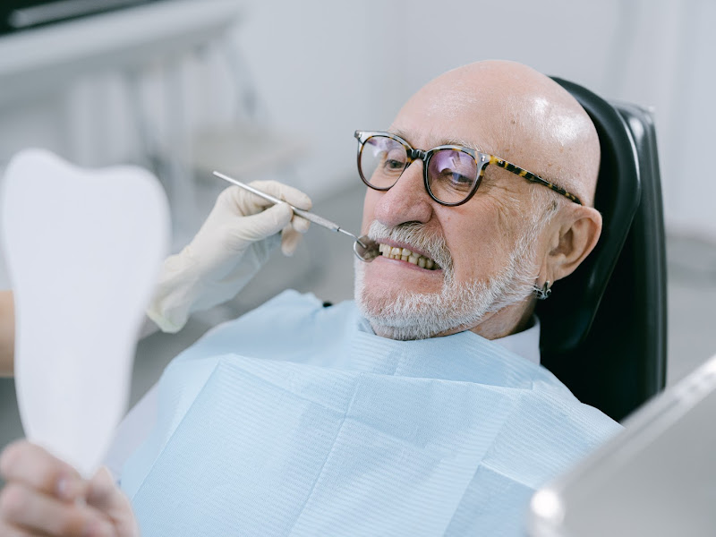 Foto 2 de Cirurgião Dentista Ayrton Lehugeur