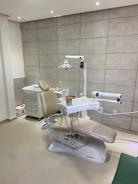 Foto 2 de Cirurgião-dentista Dr Anderson M Gomes CRO34632RJ
