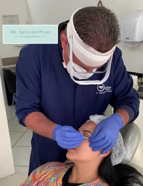 Foto 2 de Cirurgião Dentista - Dr. Arnaldo Pfaff