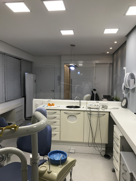 Foto 2 de Cirurgião Dentista-Rodrigo Viali dos Santos