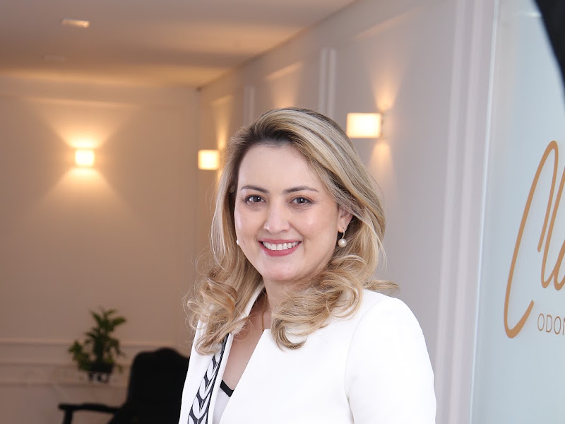 Foto principal de Clareamento dental Clínica Maison Clarittá