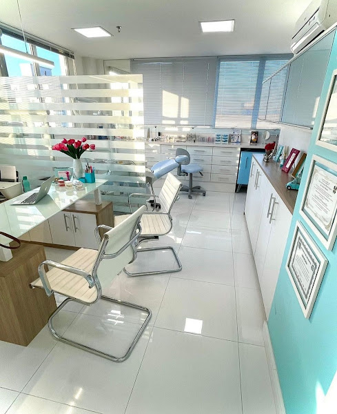 Foto 3 de Clareamento Dental | Dra. Lauren Cruz Dentista