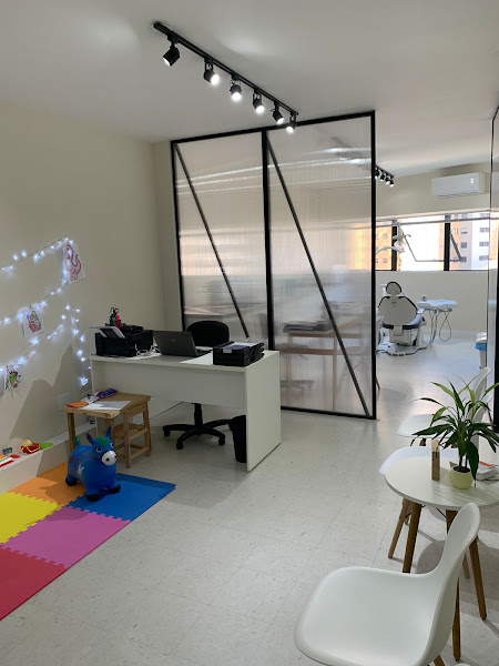 Foto 2 de Clarear Odontologia