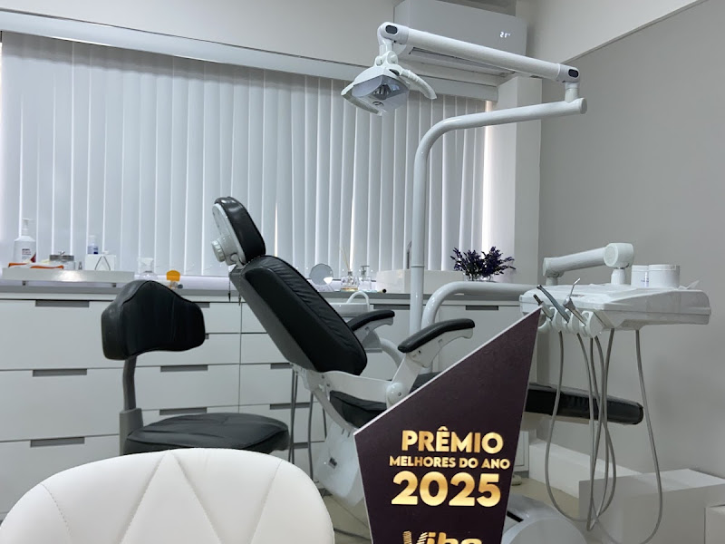 Foto de Claudia Pravato Odontologia | Implantes e Próteses