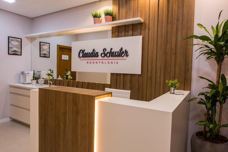 Foto 2 de Claudia Schuster Odontologia