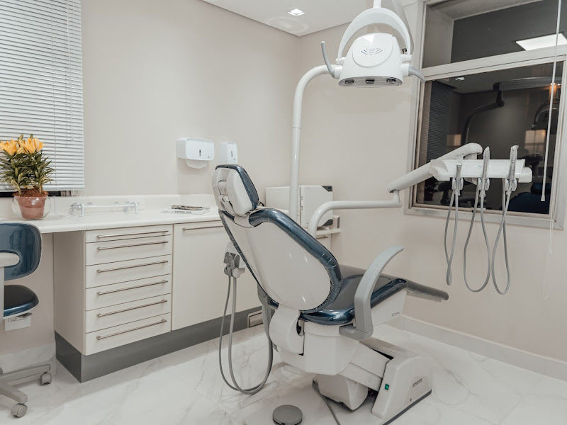 Foto de Clinic Legacy Odontologia | Vila Mariana | Estética Dental | Implante dentário | HOF