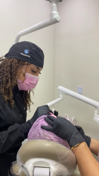 Foto 3 de Clinic Smile Odontológia Especializada