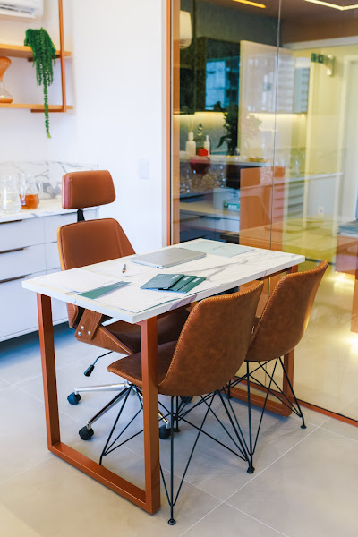 Foto 2 de Clínica Almari - Dentistas em Guarulhos: saúde bucal geral, implante e prótese dentária, clareamento, harmonização e botox