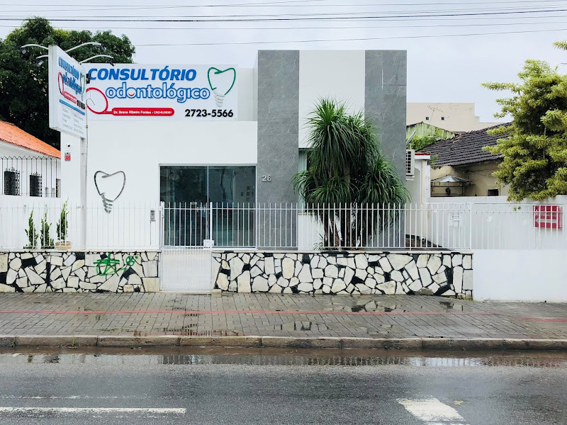 Foto 7 de Clínica Bernardo e Bordone Odontologia / Dentista Campos dos Goytacazes