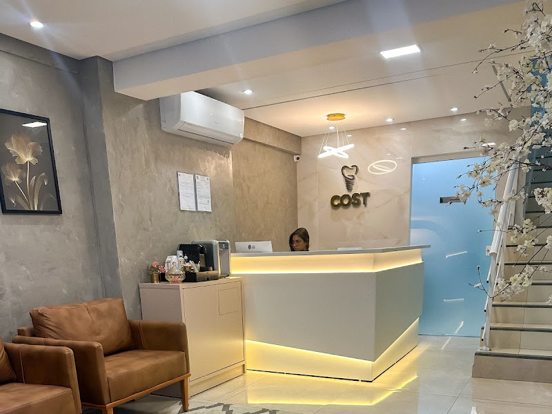 Foto 10 de Clínica Castañeda | Próteses, Implantes e Facetas em Resina | Ortodontia e Dentista Canasvieiras