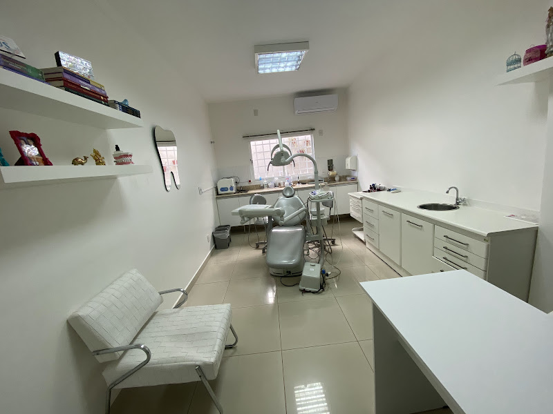 Foto 8 de Clinica de Odontologia Dr Jose Fernando Paschoal Guimarães Dra Patrícia Moreira da Silva Guimarães