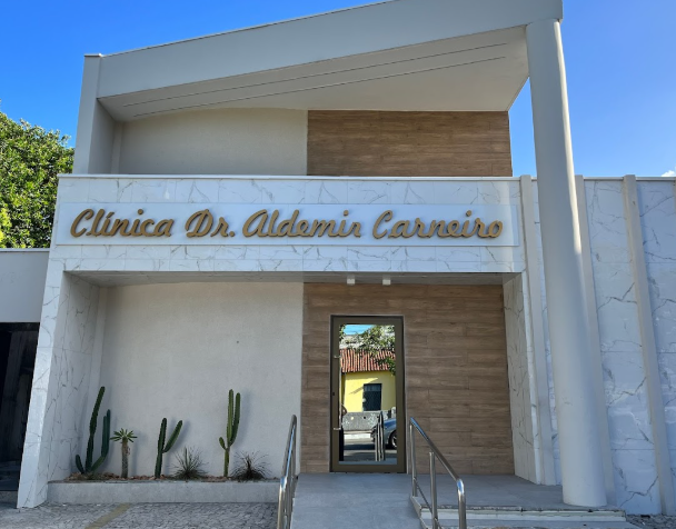 Foto 2 de Clinica Dr. Aldemir Carneiro - Oftalmologia e Odontologia