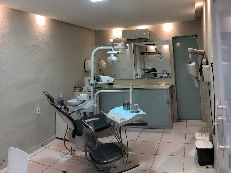 Foto 8 de Clinica Dr Roginer Maciel | Odontologia Integrada