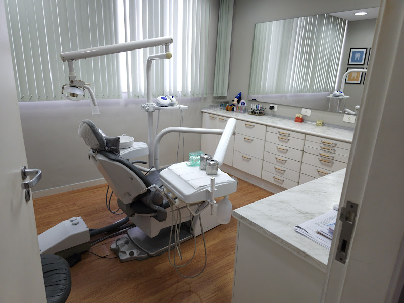 Foto 3 de Clínica Dra. Karine Peixotto | Implantes, Clareamento e Ortodontia
