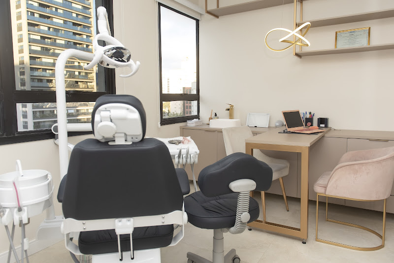 Foto 2 de Clínica Dra. Tamires Stella - Checkup/ Limpeza/ Especialidades