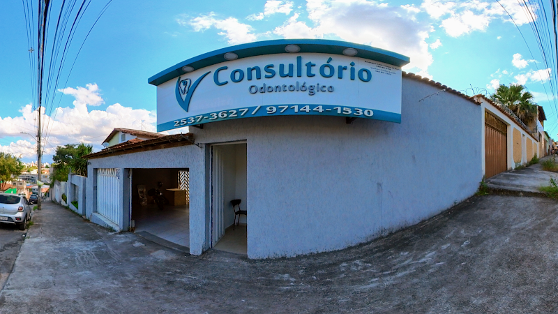 Foto 2 de Clínica e Laboratório Vida - Belo Horizonte - São João Batista - Prótese - Dentista - Aparelhos - Canal - Limpeza - Peças em Porcelanato - Lentes de Contato - Implantes - Ortodontia.