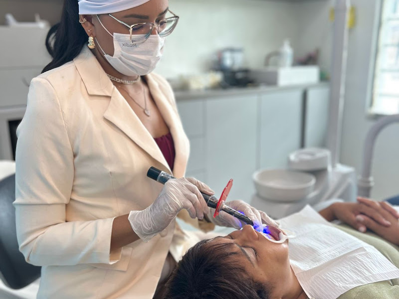 Foto de Clínica Faces Odonto - Dra. Helena Marques | Em Casa Amarela, Recife PE