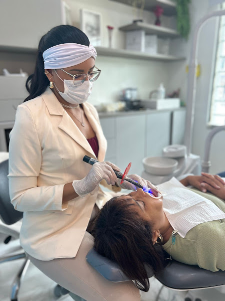 Foto 2 de Clínica Faces Odonto - Dra. Helena Marques | Em Casa Amarela, Recife PE