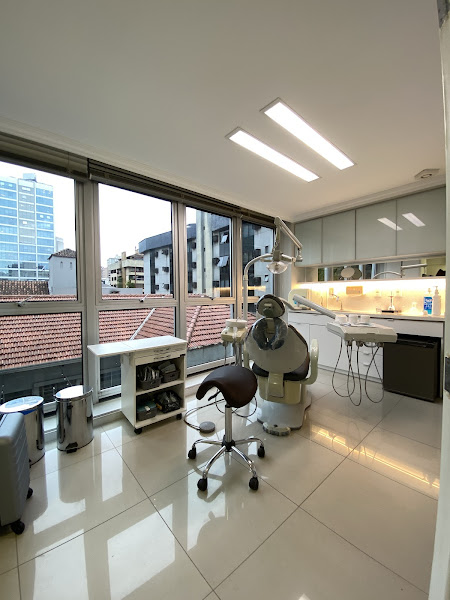 Foto 3 de Clínica FMS Odontologia | Dentistas em Porto Alegre | Implantes | Ortodontia | Rio Branco