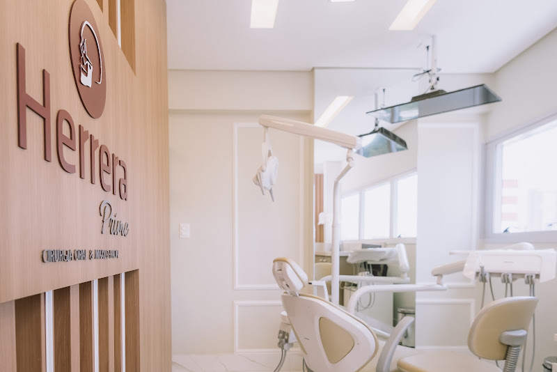 Foto 2 de Clinica Herrera Prime | Dentista | Implante Dentário | Parque Residencial Aquarius | São José dos Campos - SP