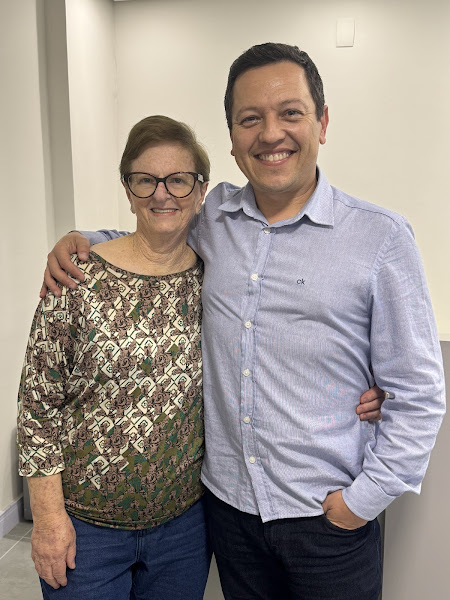 Foto 3 de Clínica implantes - Odonto Feratos - implantes Curitiba - Dr. Fernando Moraes Santos